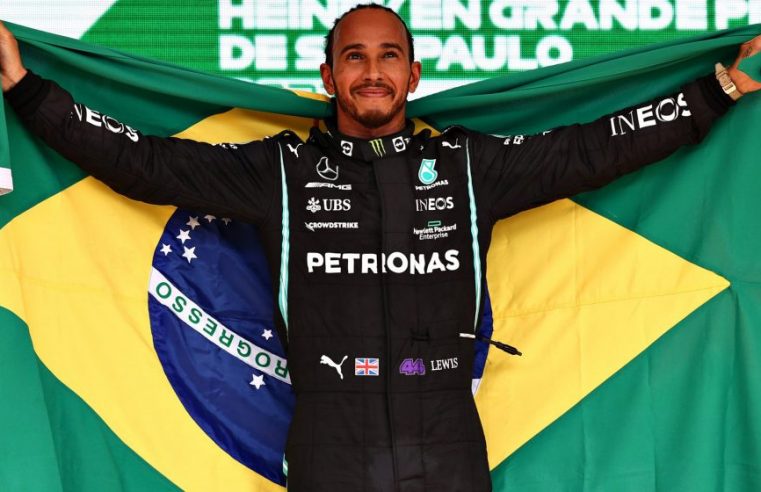 F1: Hamilton vence em Interlagos e levanta o público remetendo à Senna