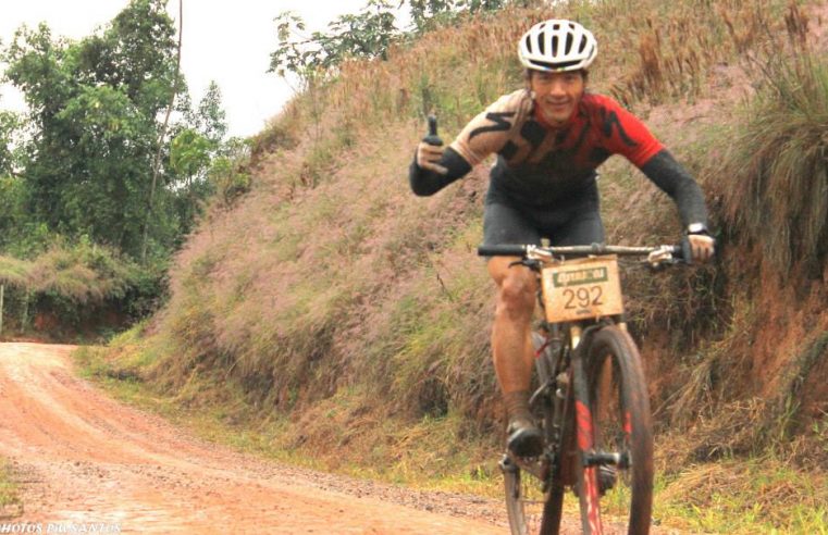 Ciclista Fabio Yoshihito é protagonista em nova campanha do Banco Safra
