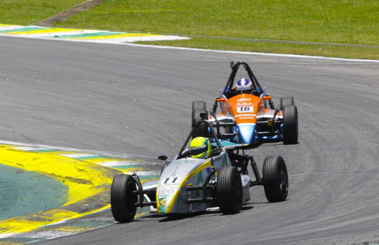 F1600: Lucas Freitas tem começo difícil na grande final